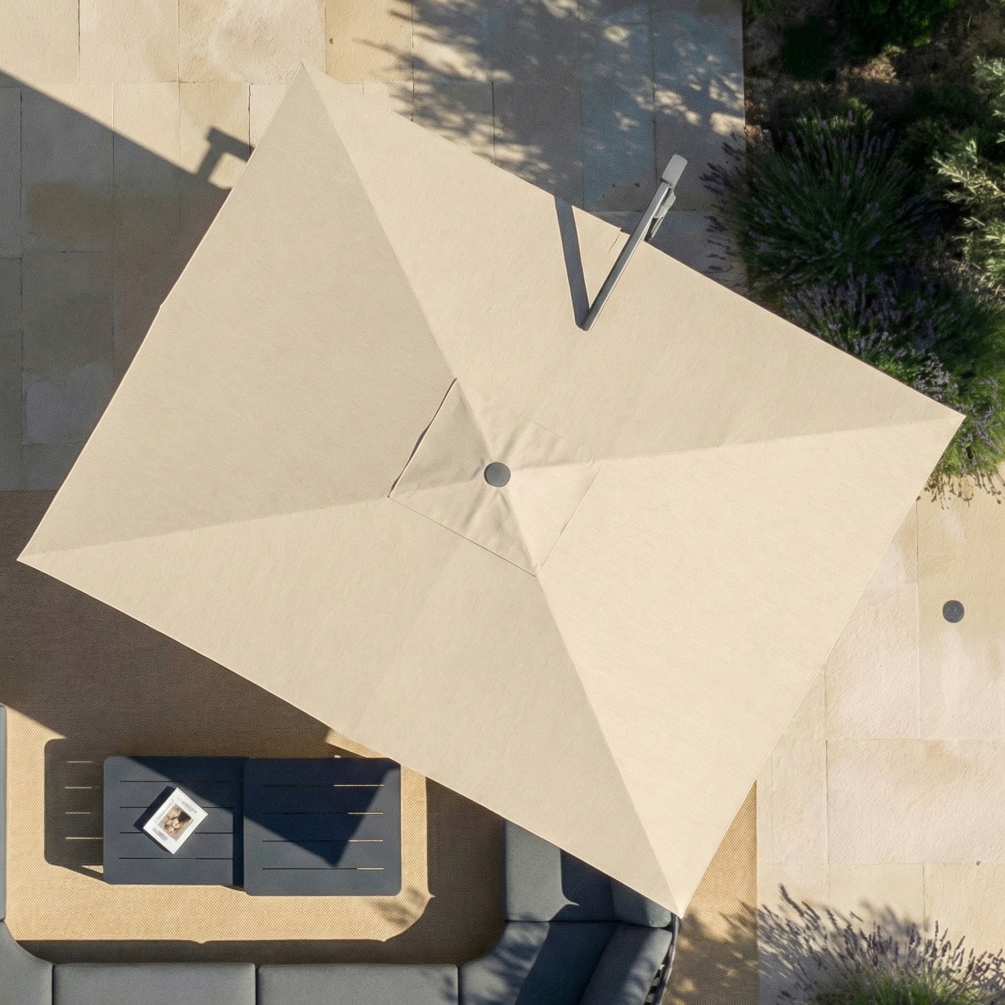 Elyra professional offset parasol (3×4 m)