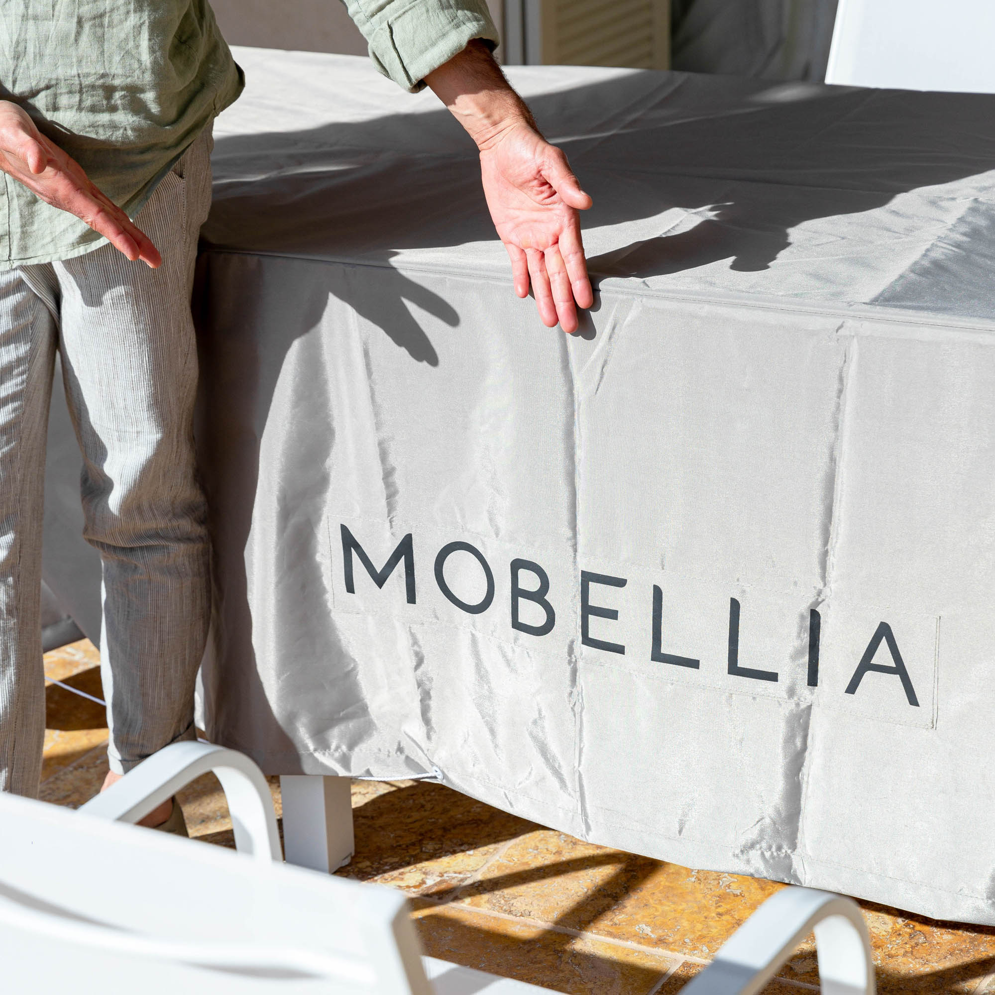 Housse de protection imperméable pour table carrée - Mobellia