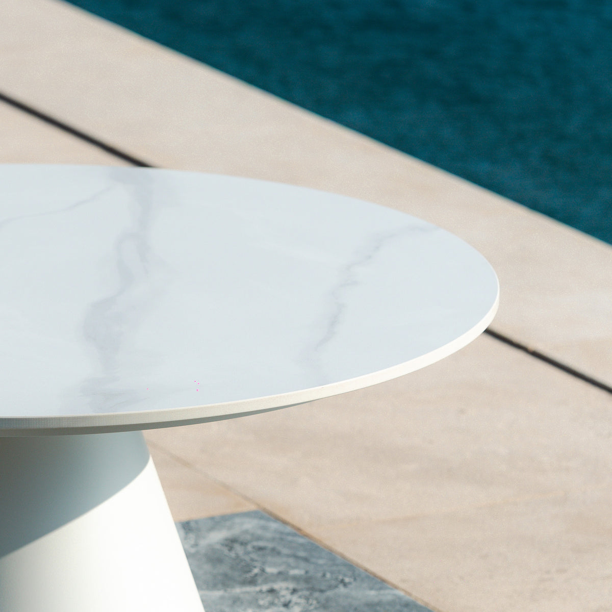 Mesa de centro redonda Riviera Alumínio/Cerâmica (D60cm)