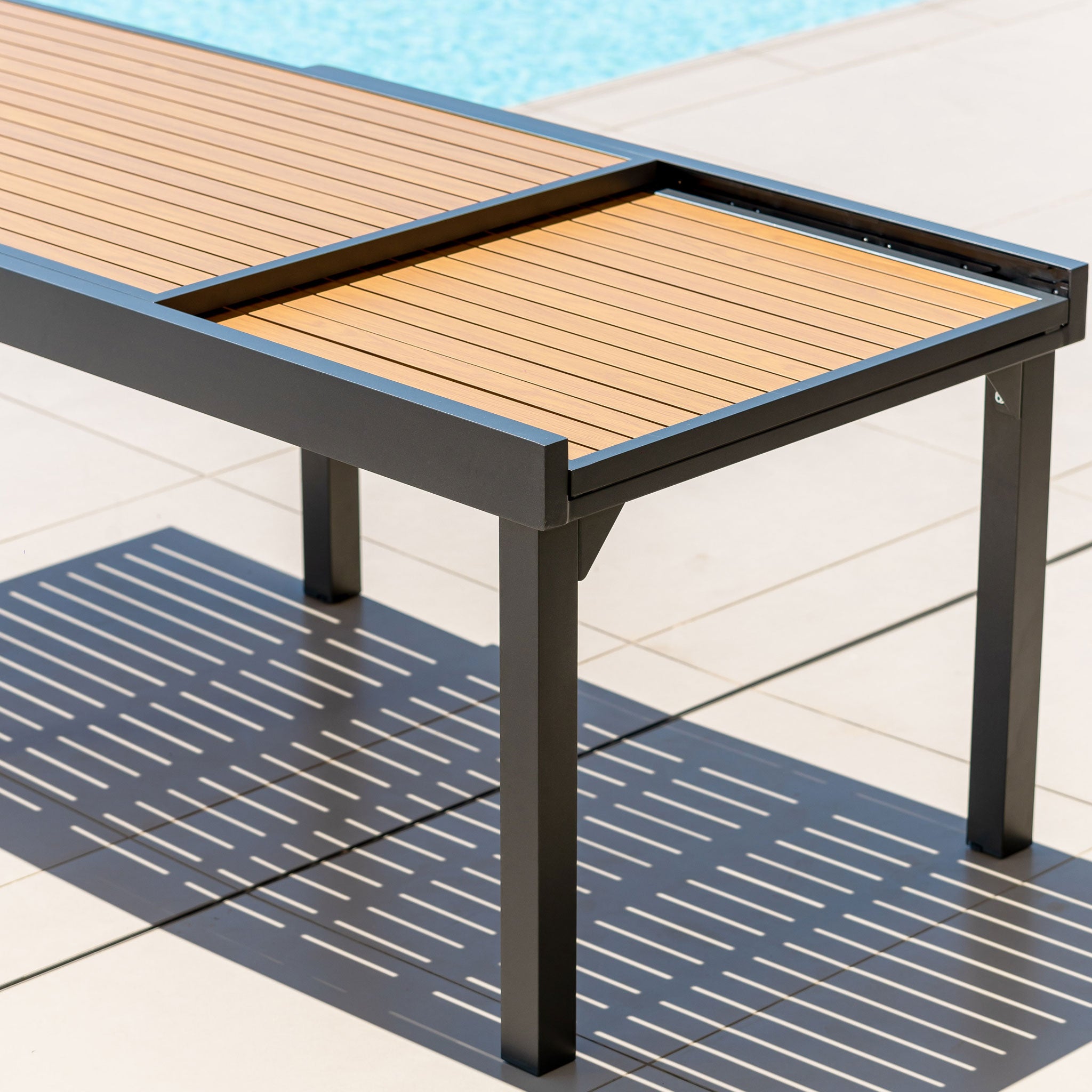 Table de jardin extensible 10 places Aluminium effet bois Murano (135/270 x 90 cm) - Mobellia