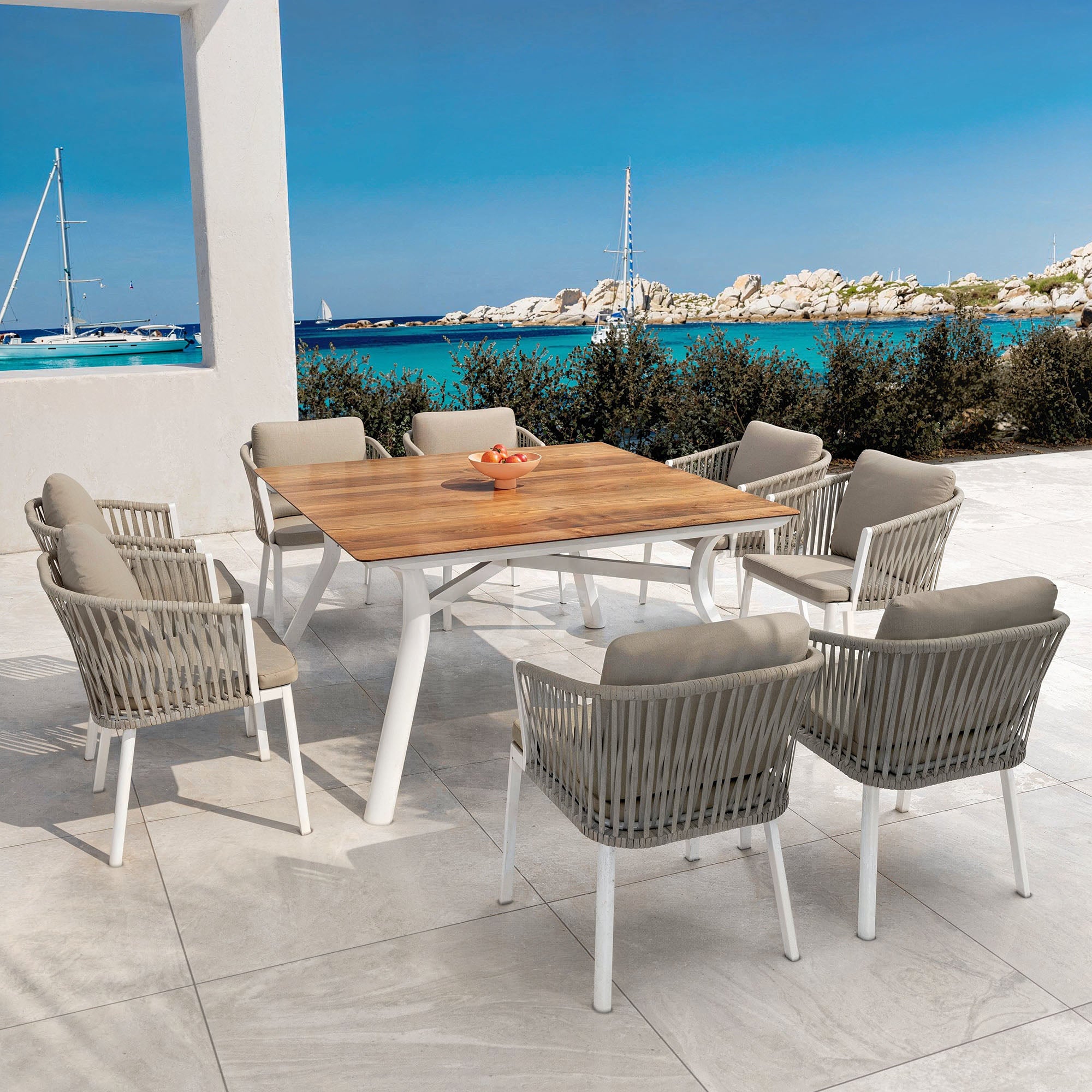 Amalfi square garden table 136x136cm