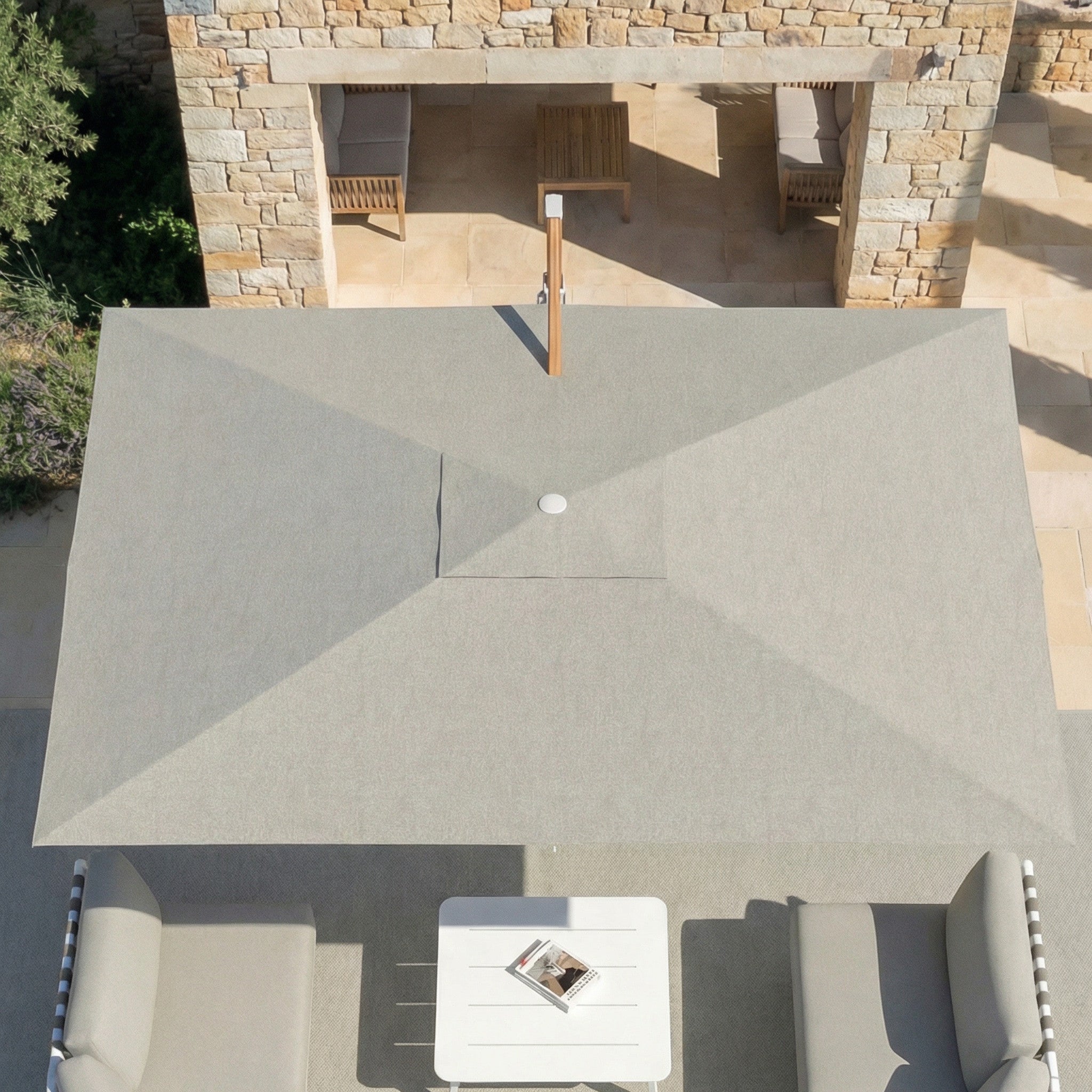 Elyra professional offset parasol (3×4 m)