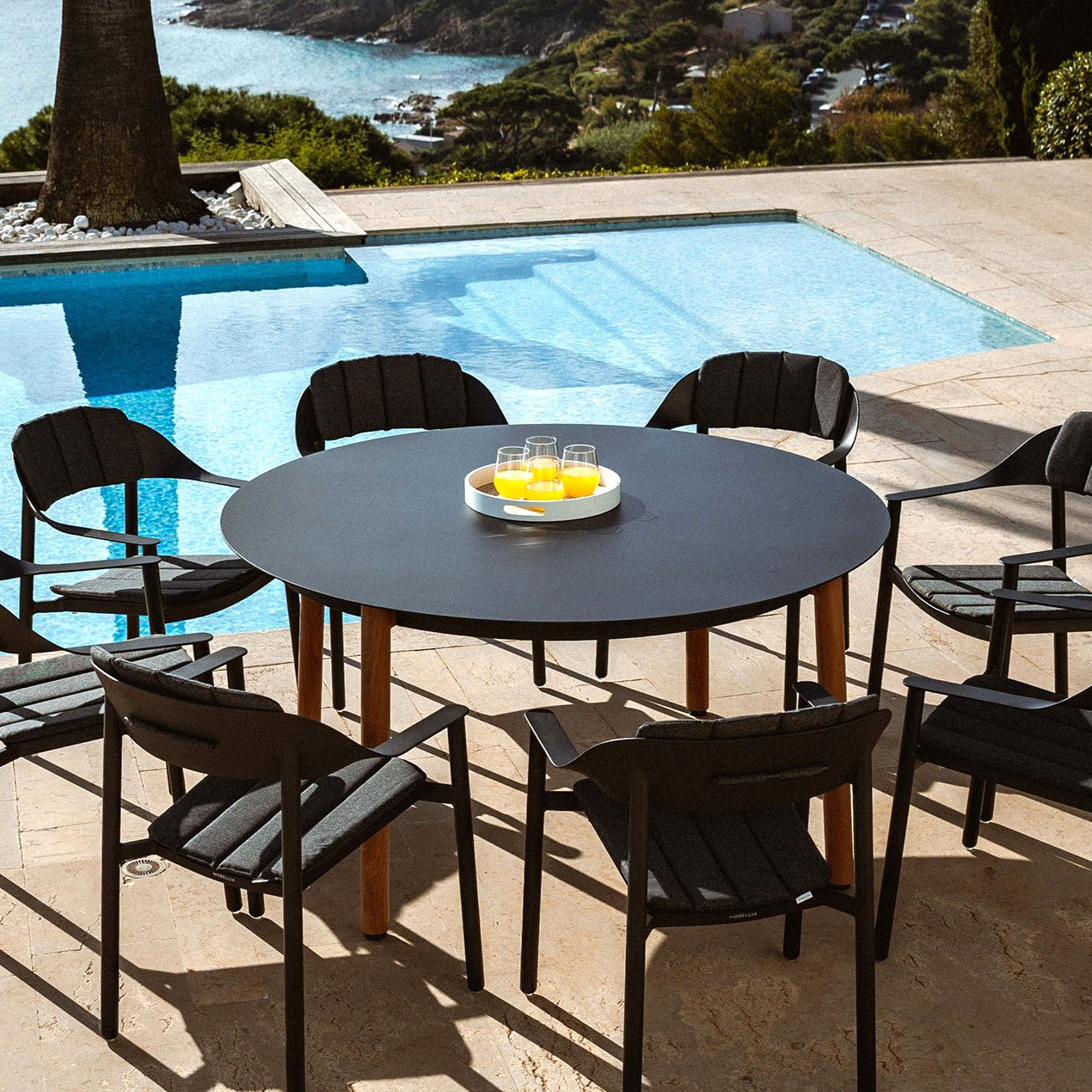 Round garden table 8 places Monte Carlo in aluminum (D149 cm)