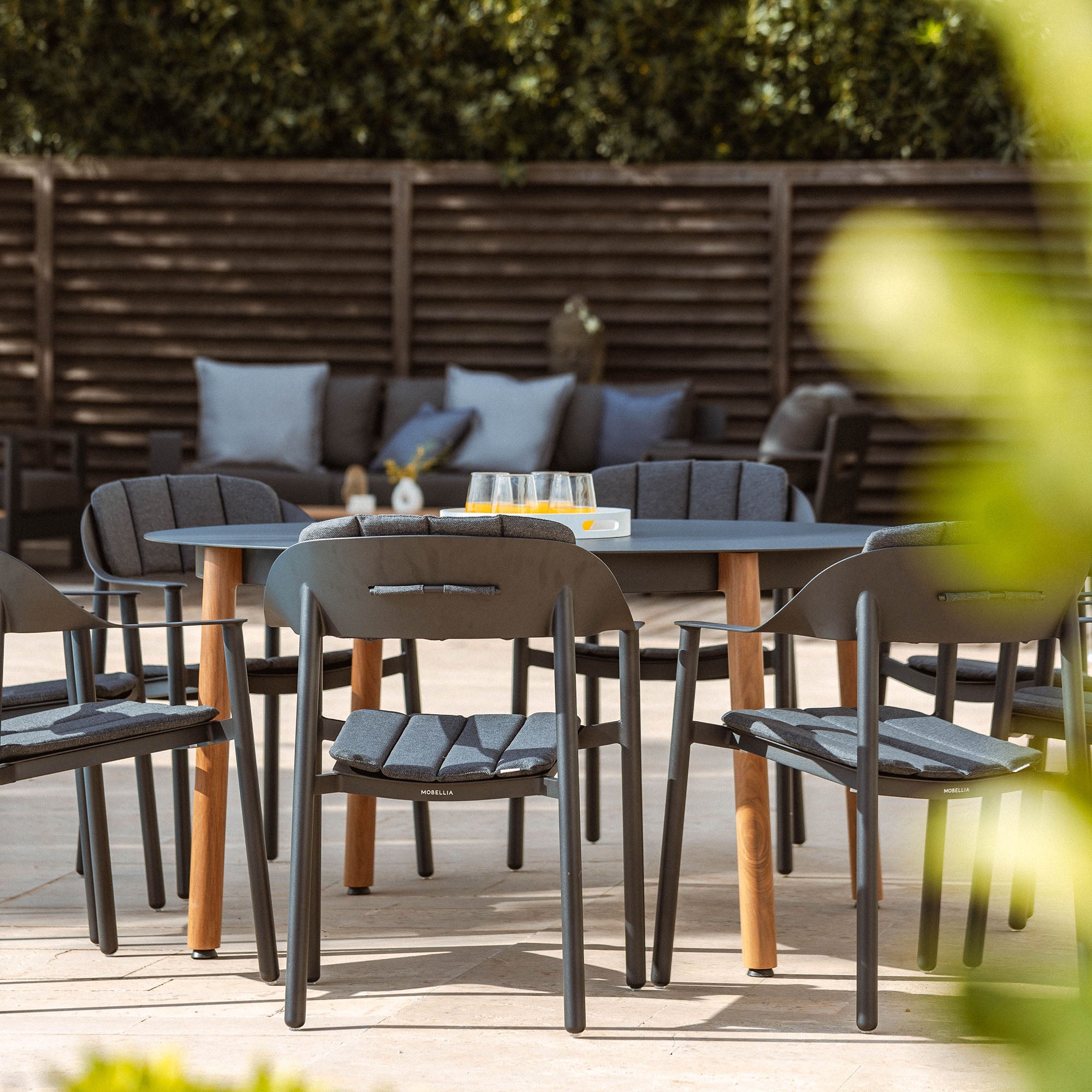Round garden table 8 places Monte Carlo in aluminum (D149 cm)