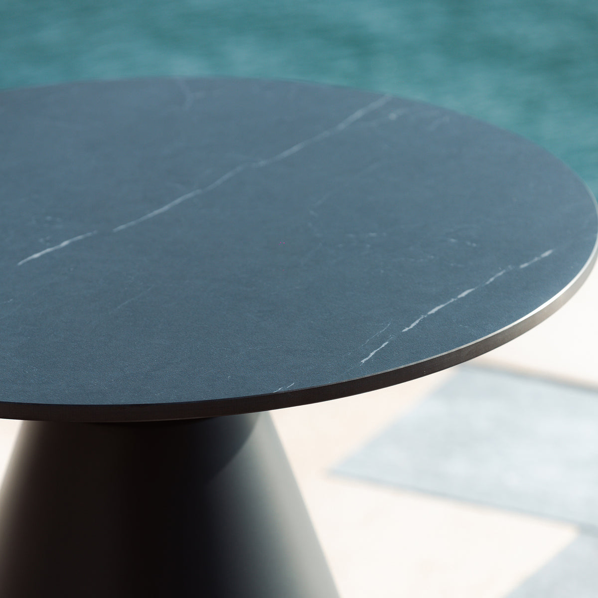 Mesa de centro redonda Riviera Alumínio/Cerâmica (D60cm)