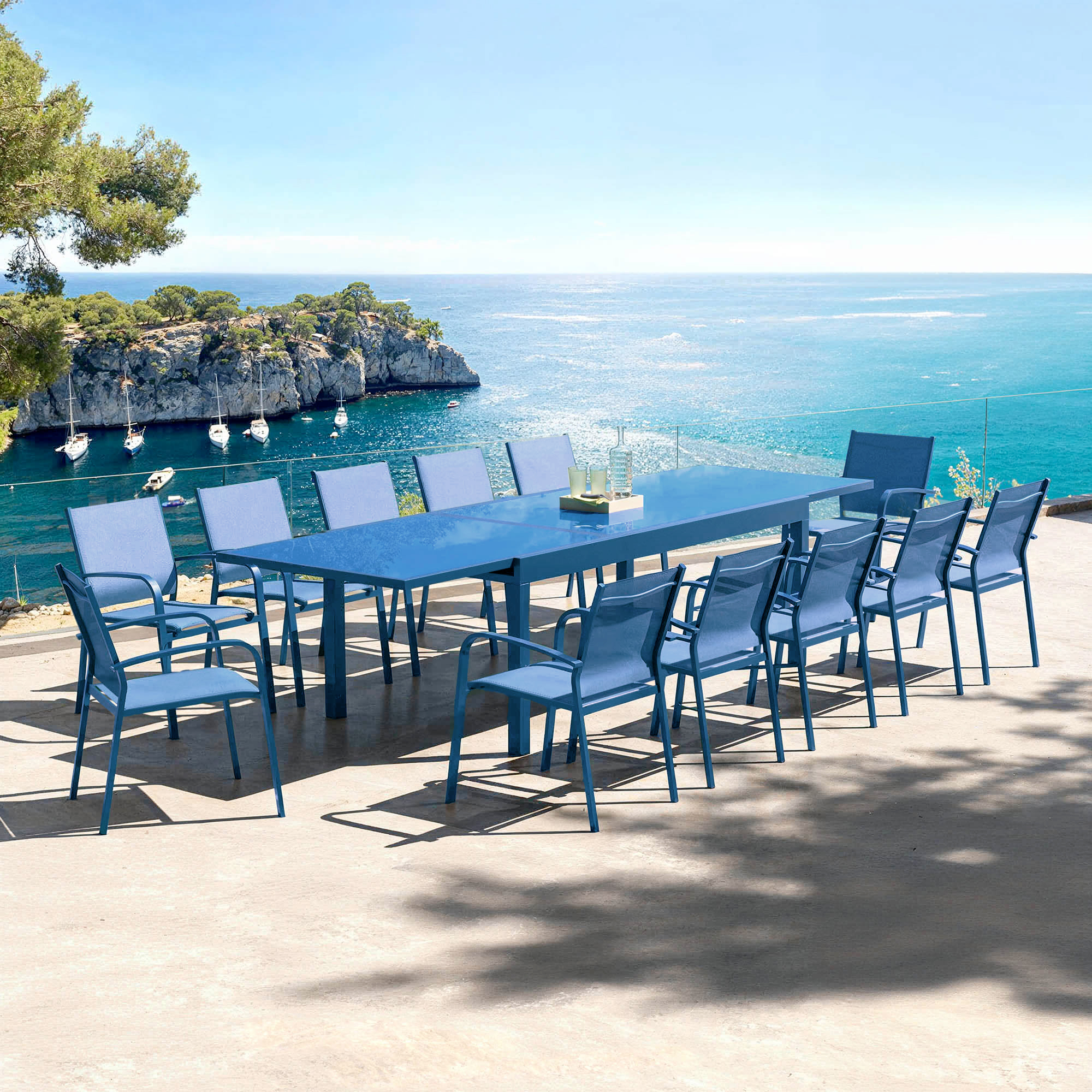 Ausziehbarer Gartentisch für 12 Personen aus Glas Murano (320 x 100 cm)