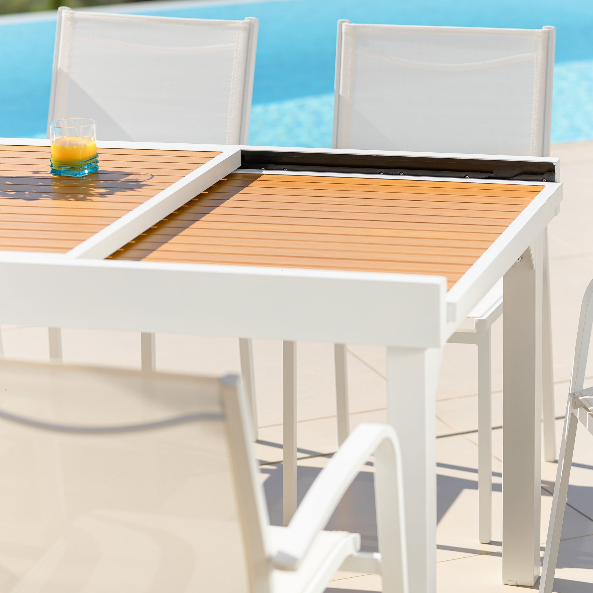 Table de jardin extensible 10 places Aluminium effet bois Murano (135/270 x 90 cm) - Mobellia